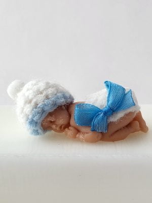 Baby handgjort tvål, Vit/blå virkad mössa med rosett på blöja