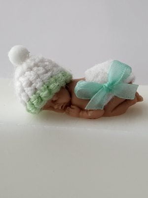 Baby handgjort tvål, Vit/grön virkad mössa med rosett på blöja
