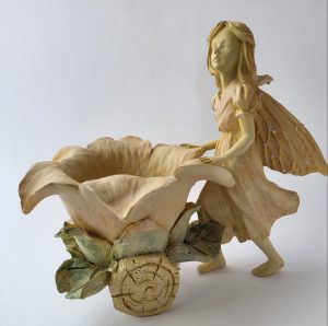 Flickängel med blomstervagn, lergodsfärg, 15 cm