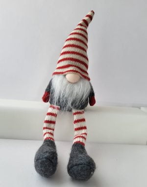Tomte, vit/röd stickad mössa och ben, 26 cm, sitter